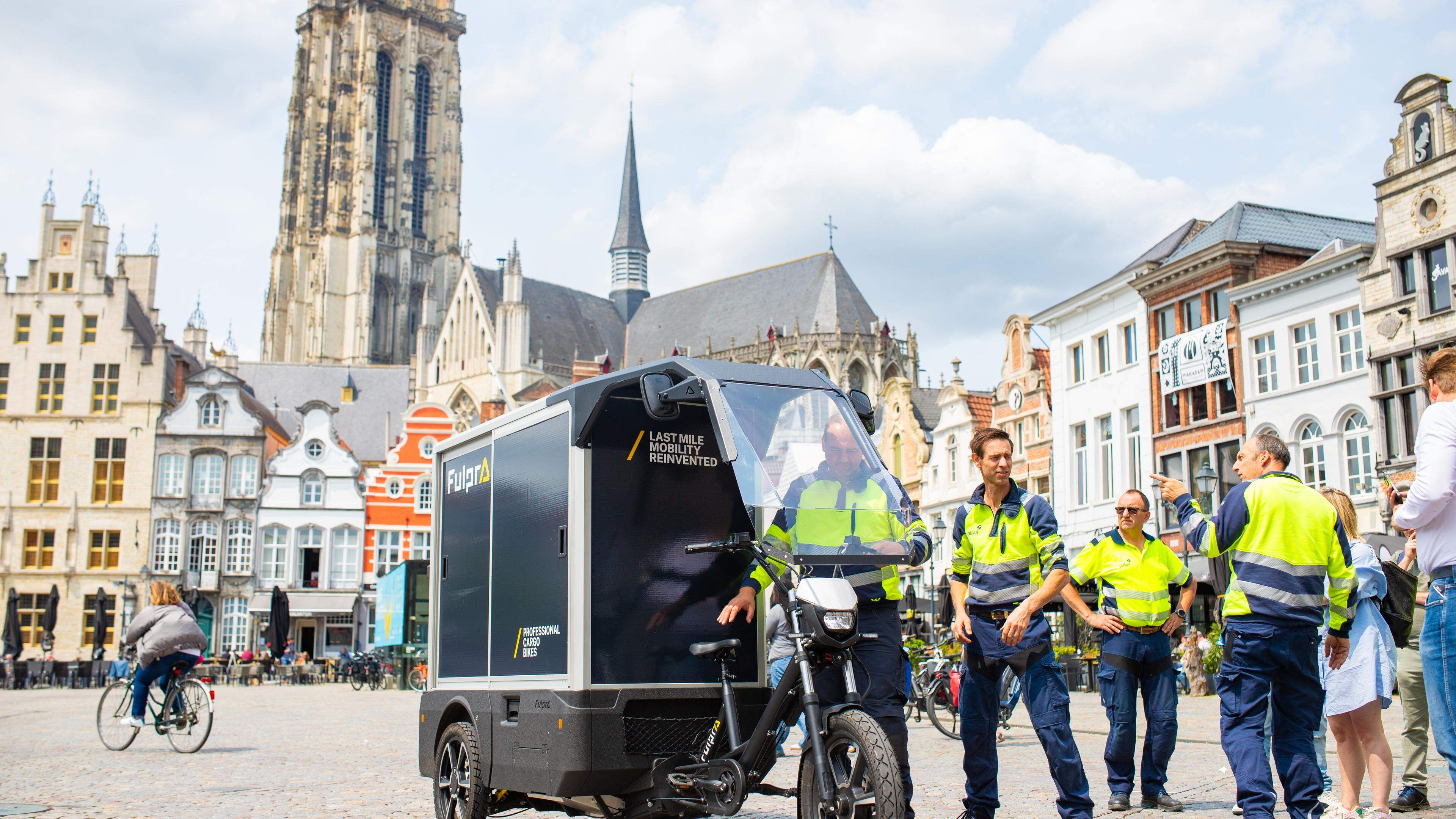 Pidpa en stad Mechelen starten proefproject met cargofietsen: “Onderzoeken of ze bestelwagens kunnen