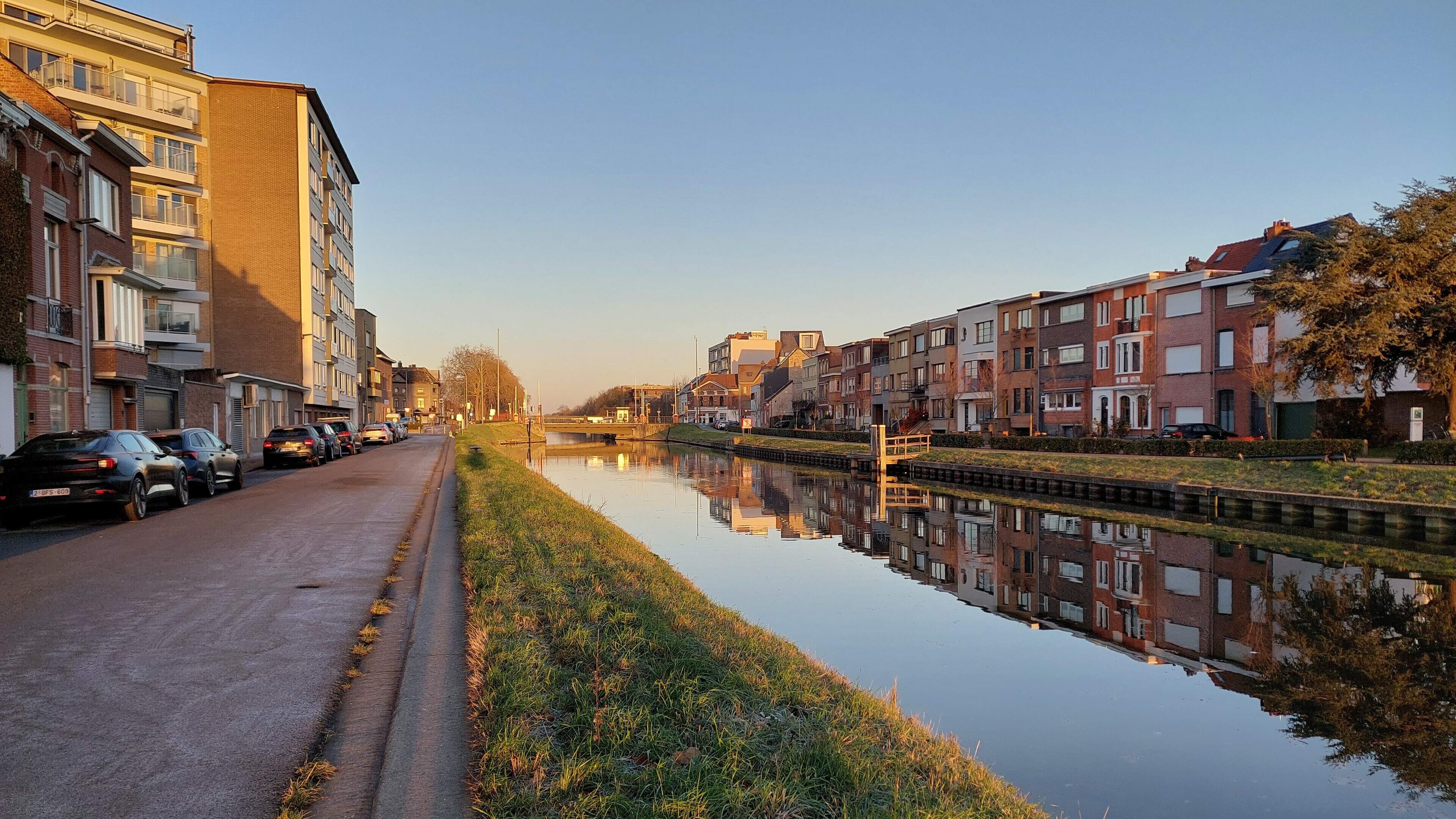 De Vlaamse Waterweg stabiliseert oever aan Geerdegemvaart: “De werken duren tot eind april”