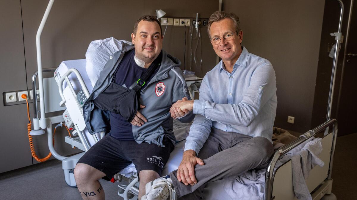 Antwerp-fan Kim Huybrechts onder het mes bij... Beerschot-dokter: “Op ...