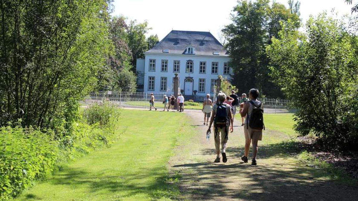Wandelaars Kunnen Zondag Kasteeldomeinen Ontdekken In Zandhoven GVA