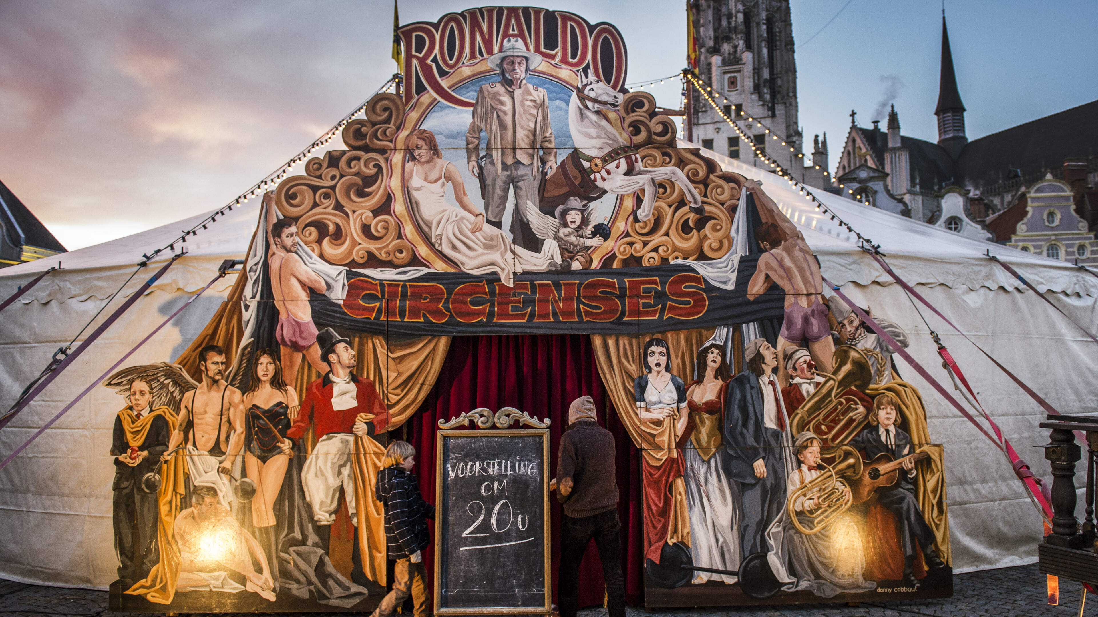 Mechelse handelaars en horeca verloten allerlaatste tickets voor Circus Ronaldo: “Het is een unieke 