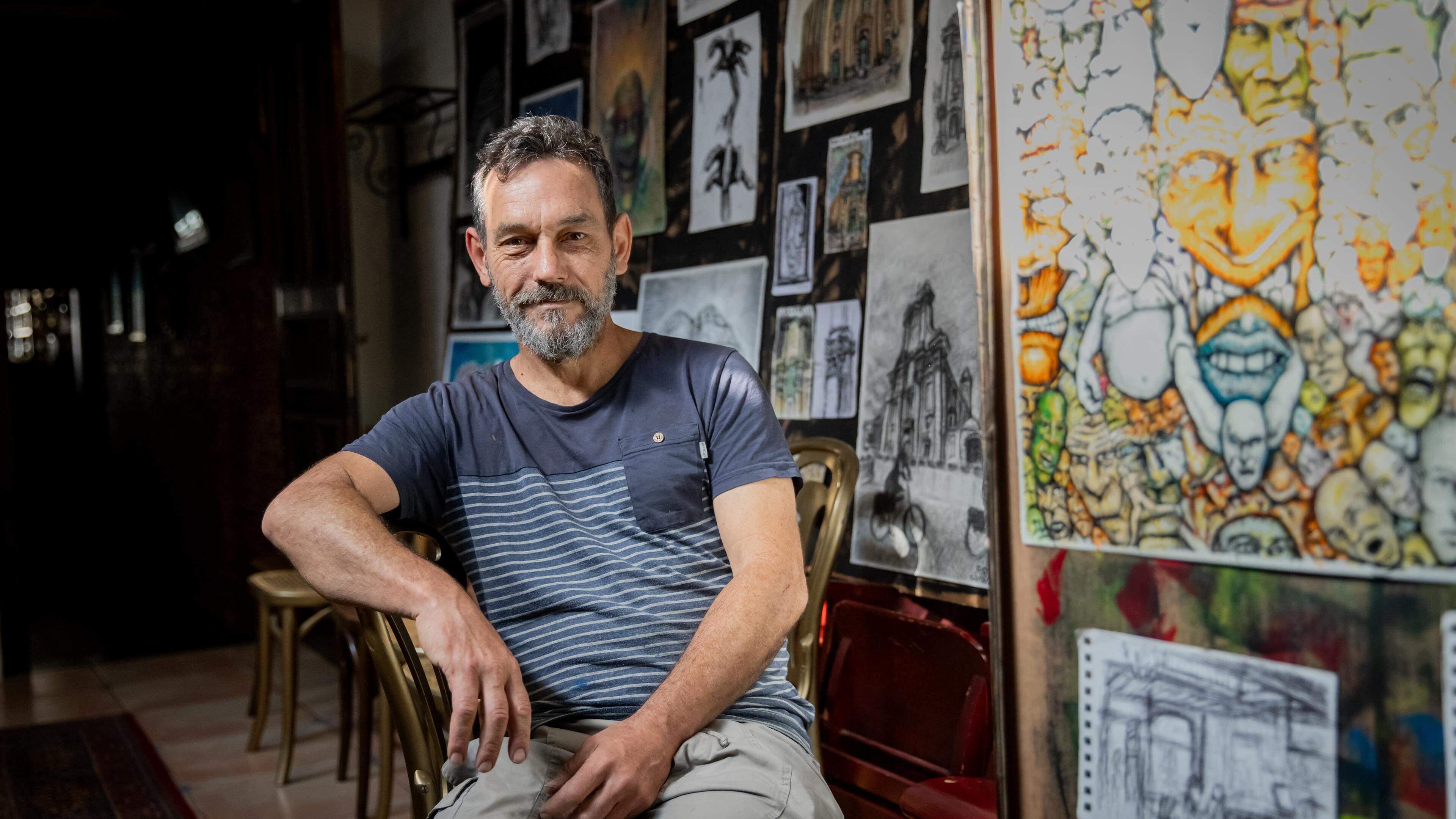 Zuid-Afrikaanse Mechelaar Paul Foster stelt tekeningen tentoon in De Hanekeef: “Ik heb niet echt een