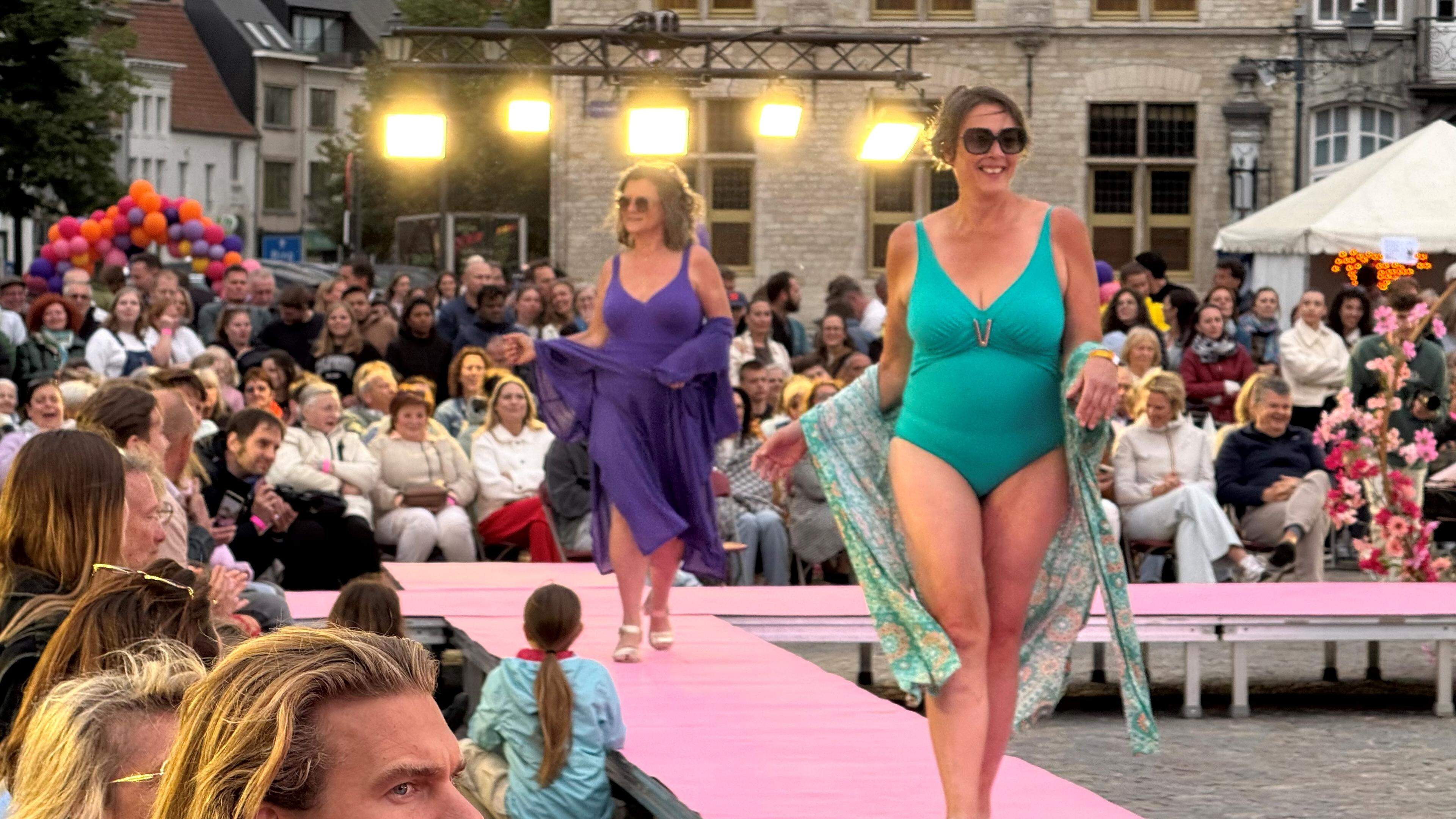 Ruim 1.400 toeschouwers moedigen modellen derde Catwalk 2800 aan: “Je kon het publiek echt horen gen