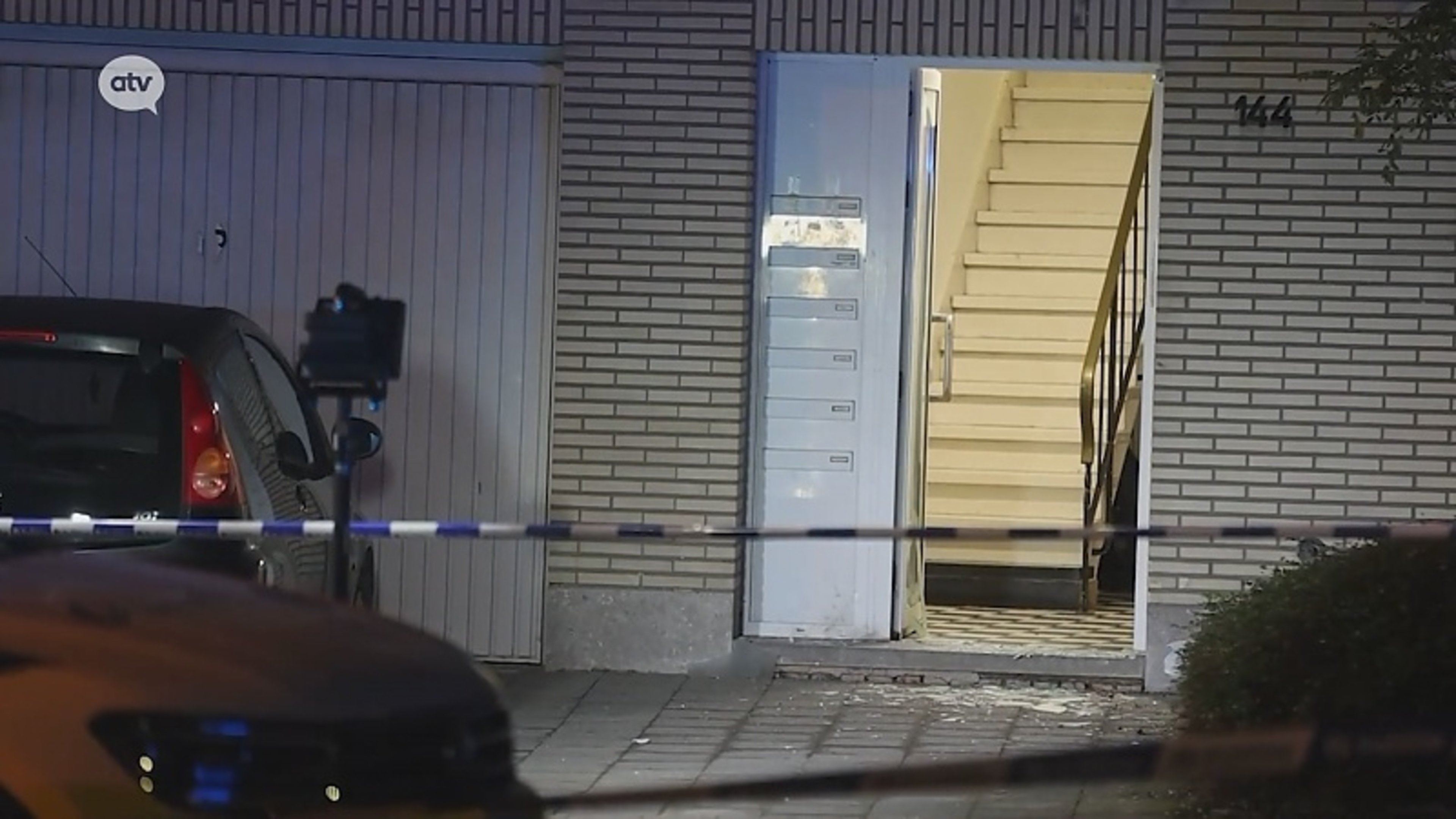 Voordeur van een appartementsgebouw weggeblazen in Deurne