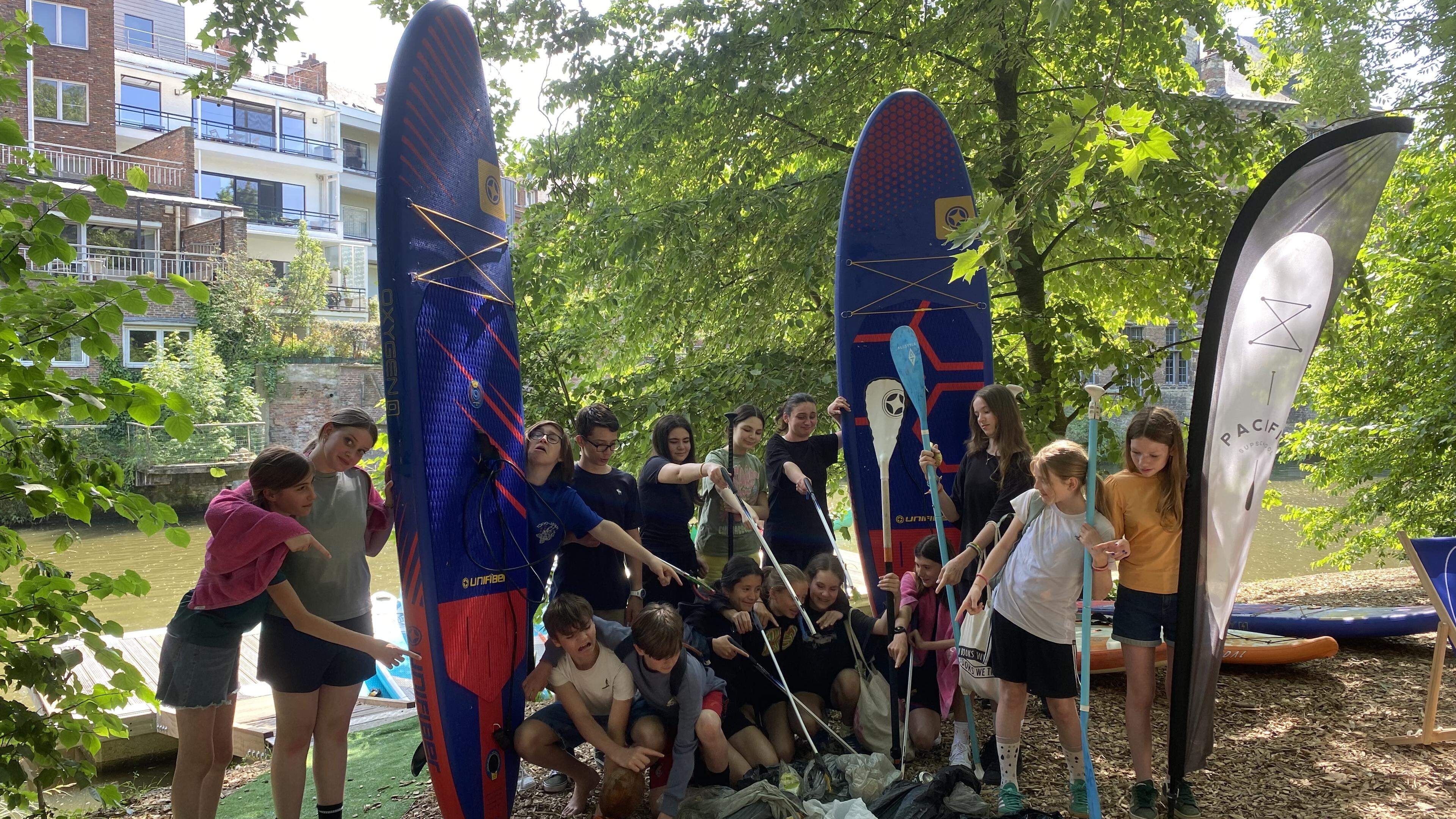 Leerlingen Scheppers maken al suppend Dijle schoon: “Het water was eigenlijk al best proper”
