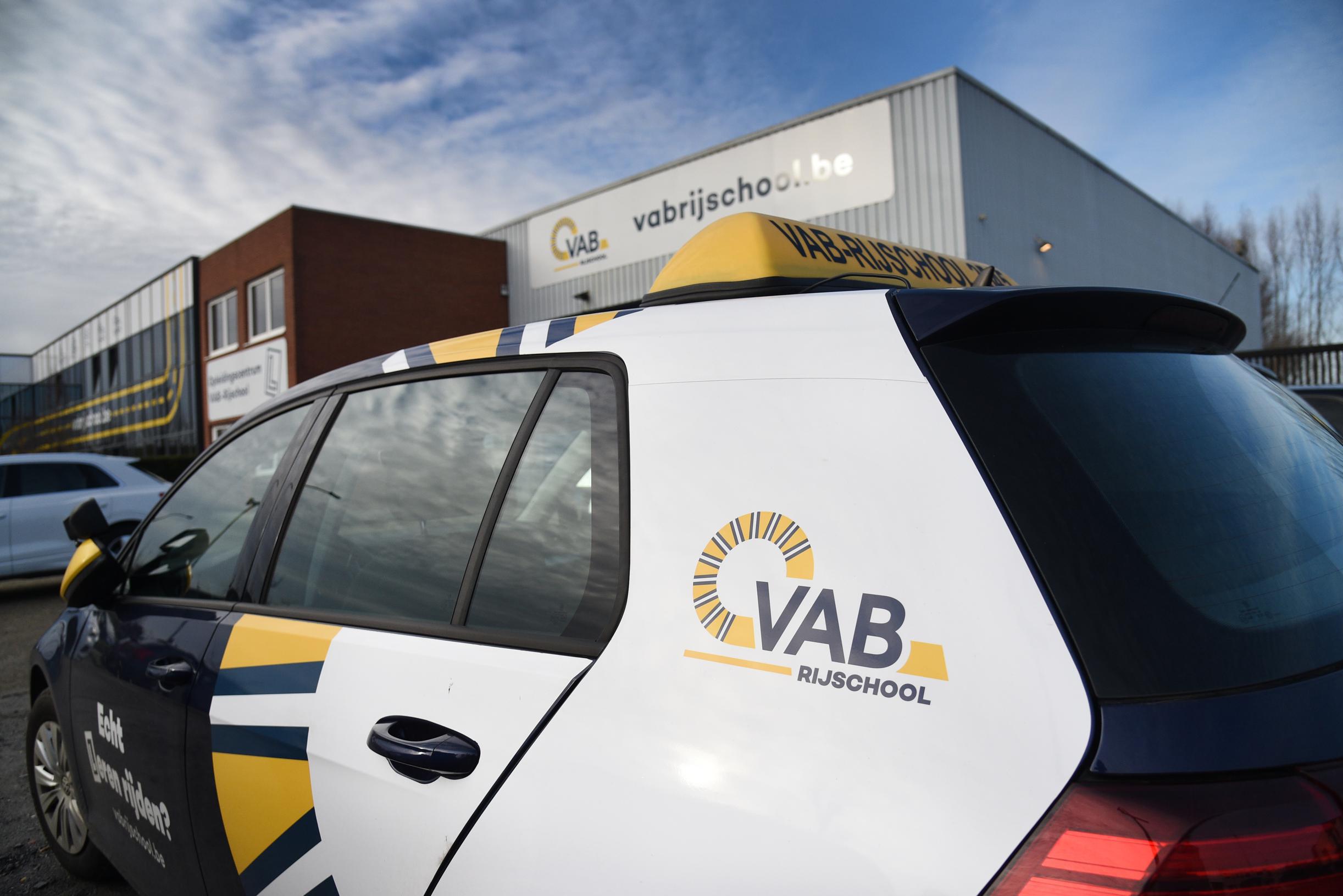 VAB reageert op corruptiezaak: “Medewerker werd ontslagen en ons ...