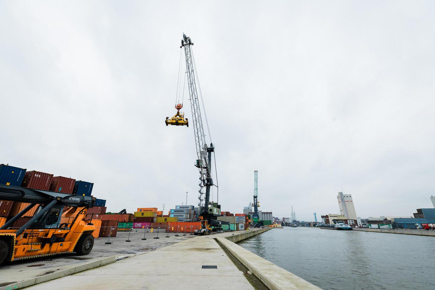 2,5 jaar na sluiting Inza-fabriek is site langs Albertkanaal ...