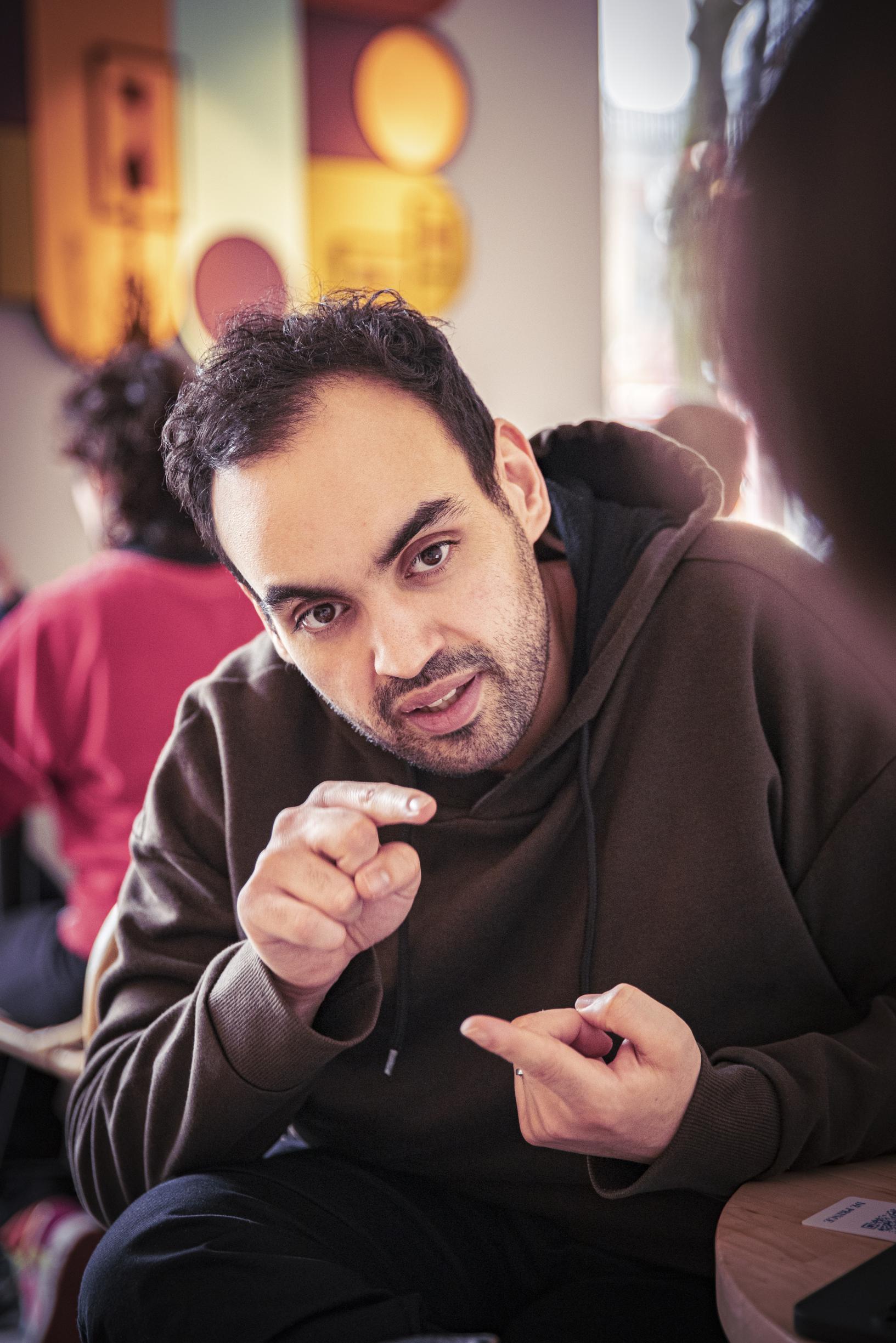 Kamal Kharmach: “Ik heb economie gestudeerd om te begrijpen waarom ik arm  was” | GVA