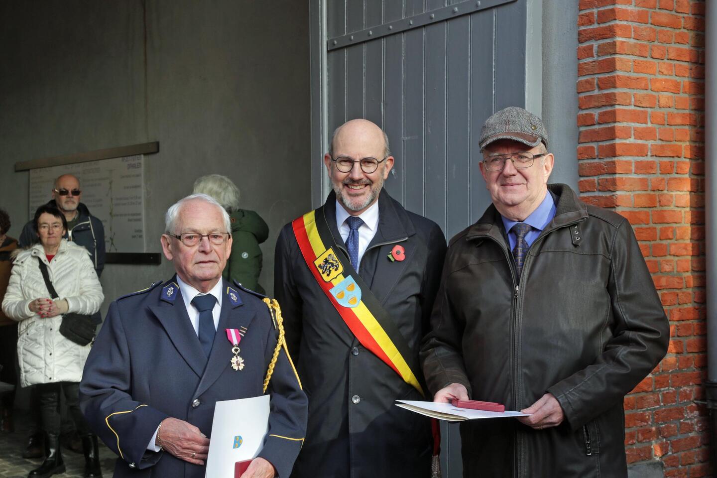 District betrekt kinderen bij de 11- novemberherdenking. Ereteken voor ...